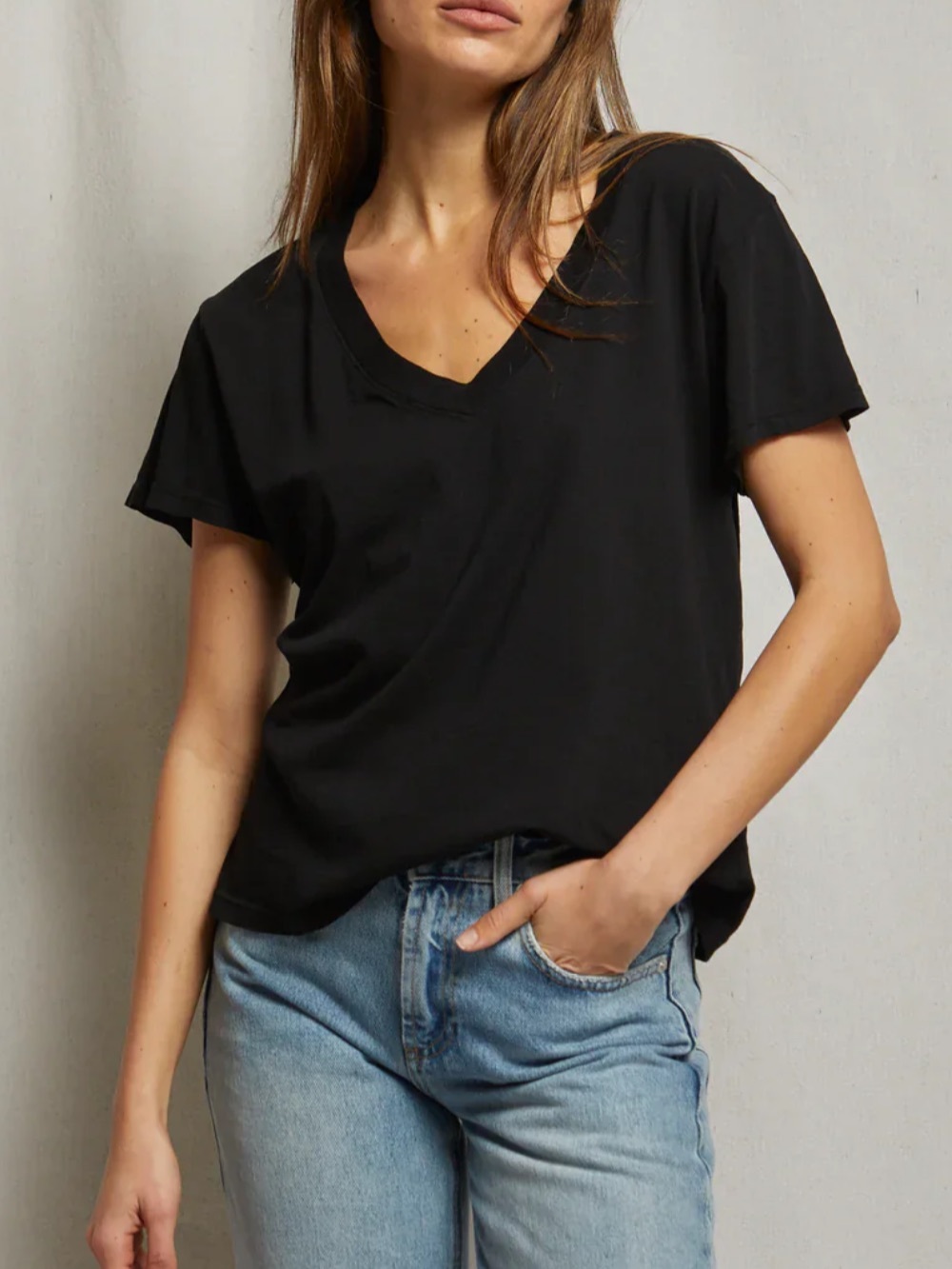 ShopEvelynne Black V-Neck Short Sleeve Tee